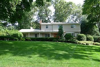 1st image of 582 Dorchester Dr