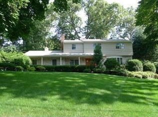 582 Dorchester Dr, River Vale, NJ 07675