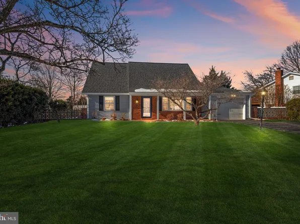 4208 Plaza Ln, Fairfax, VA 22033