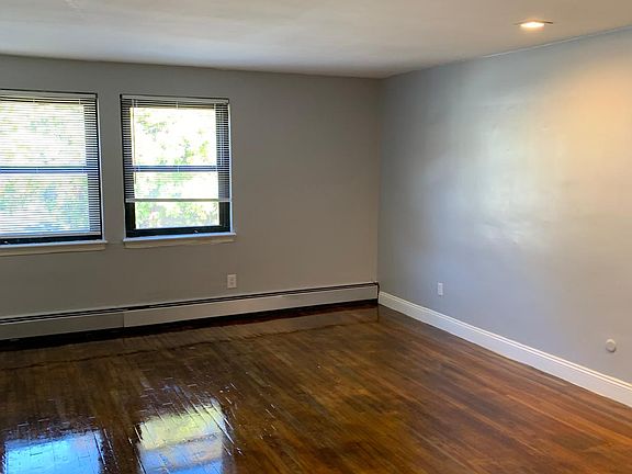 3rd image of 15 Rhode Island Ave APT 2K