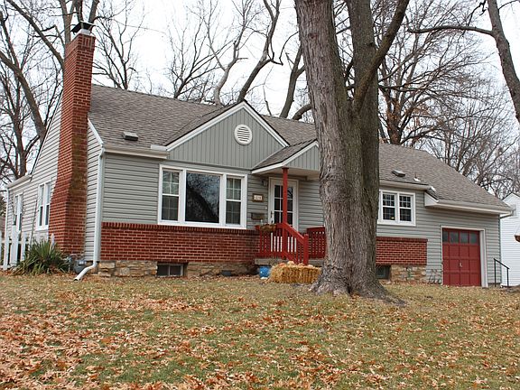 3rd image of 6214 Hadley St