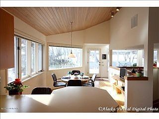 5th image of 3910 Geneva Pl