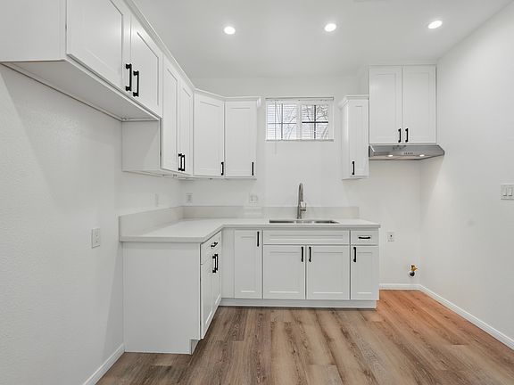 5th image of 5017 1/2 Cimarron St