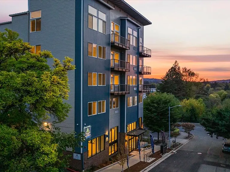 Hermoso View Apartments — Photo 13