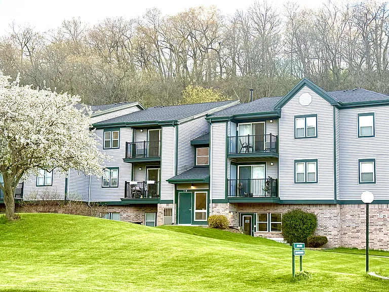 The Terrace at Cedar Glen — Photo 106
