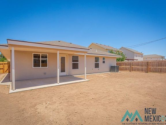 5th image of 1022 Clover Ln