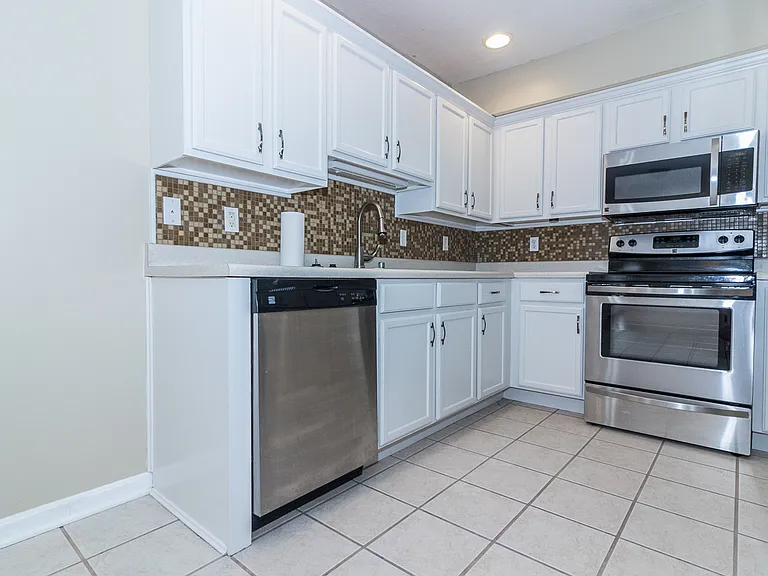 212 Applewood Ln — Photo 11