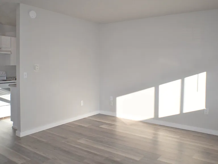 Summit View Apartments — Photo 49