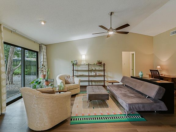 4th image of 11509 Heathrow Dr