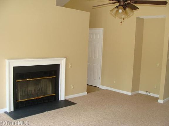 4th image of 3209 Oliver Dr