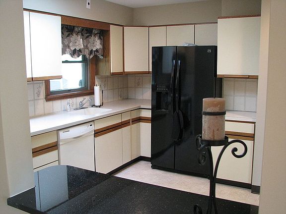 4th image of 56 Island Park Ave