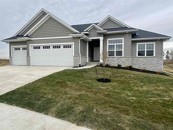 2nd image of 60 S Seven Oaks Rd