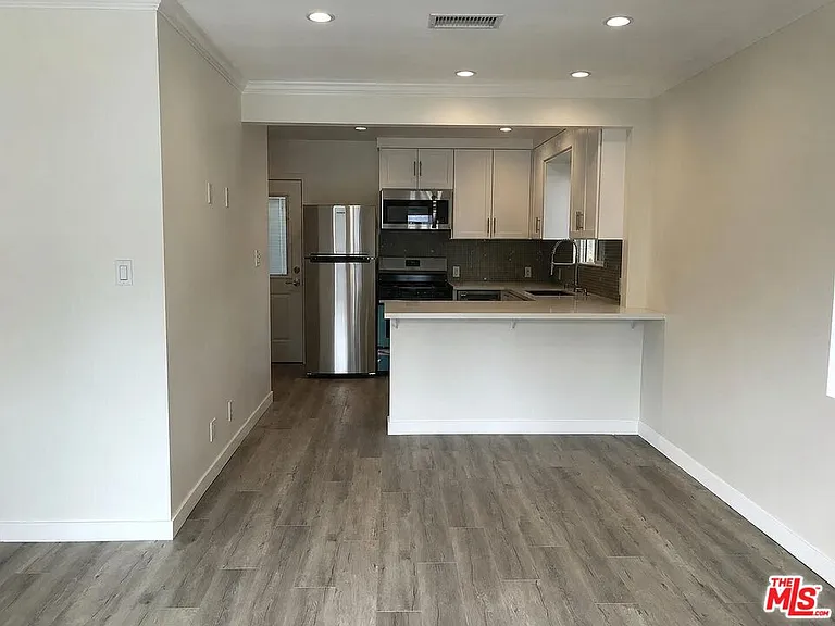 3345 Helms Ave — Photo 3