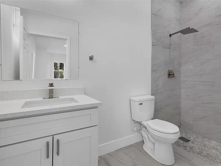 1221 SW 5th St — Photo 12