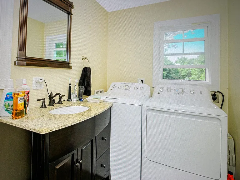 5463 Arthur Kill Rd #1 — Photo 3
