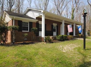 1966 Stonehenge Dr, North Chesterfield, VA 23225