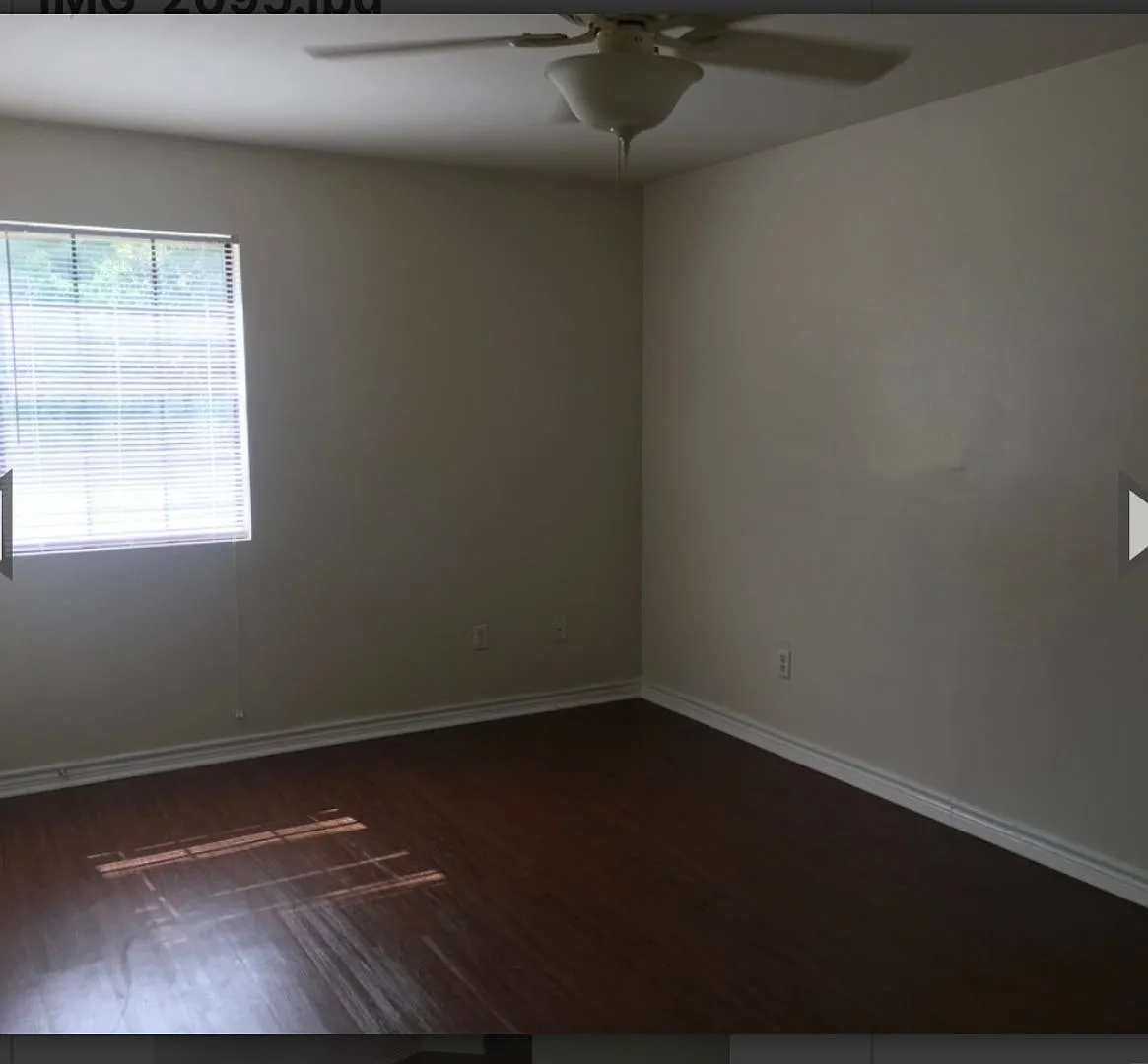 2 Bed 1 bath apartment home — Photo 4