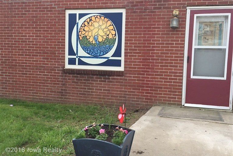 2nd image of 102 W Main St