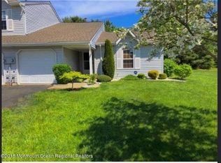 24 Harbor Cir, Freehold, NJ 07728