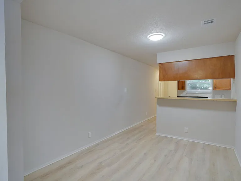 1206 Westcott Dr — Photo 8