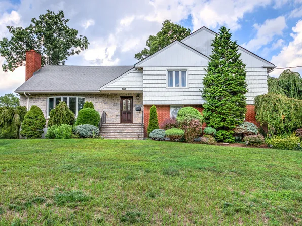 14 Dimsdale Dr, Scarsdale, NY 10583