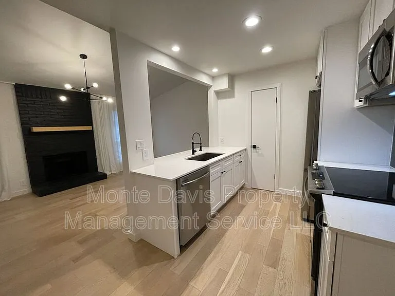 9908 Brasher Dr — Photo 3