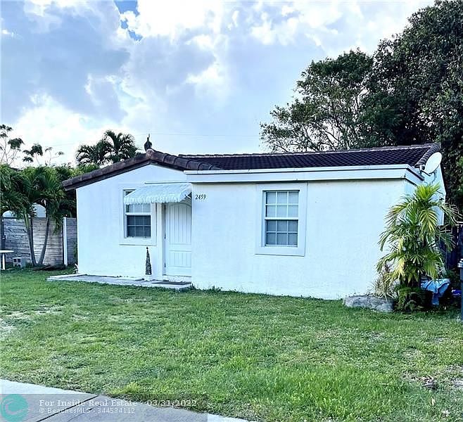 1st image of 2459 Dewey St