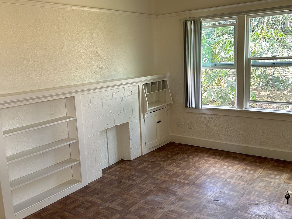 1st image of 432 1/2 Langley St