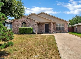 2546 Las Villas Ave, Dallas, TX 75211