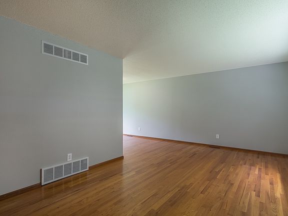 3rd image of 11722 Fremont Ave