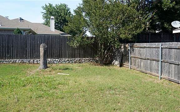 5th image of 303 Ember Glen Dr