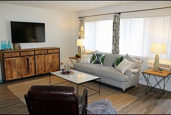 2nd image of 140 E Leatrice Ln APT 2