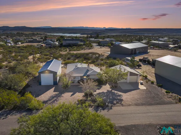 507 Ontario Dr, Elephant Butte, NM 87935