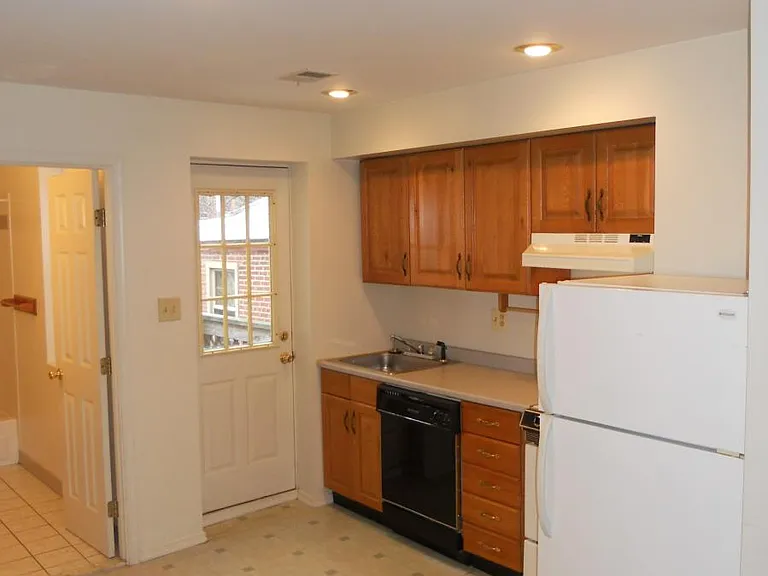 812 S 3rd St #3 — Photo 3