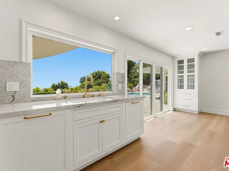 1725 Loma Vista Dr — Photo 9