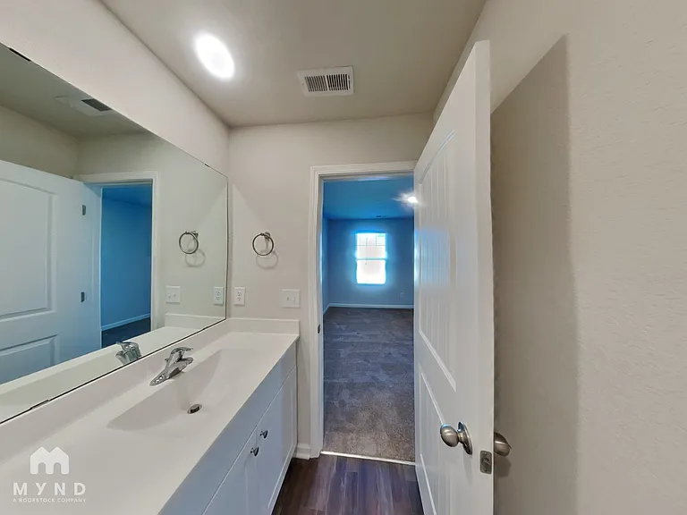 250 Yorktown Ln — Photo 9