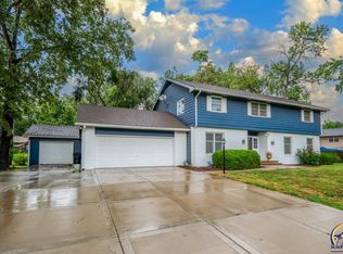 5016 SW Cedar Crest Rd, Topeka, KS 66606