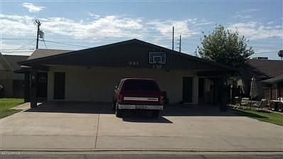 1st image of 821 E 4th Pl