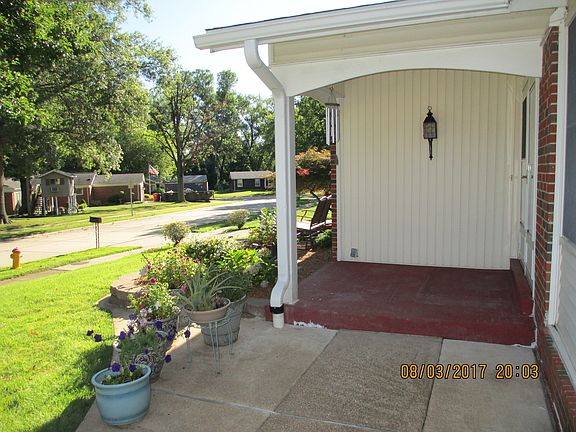 4th image of 3057 Westminster Dr