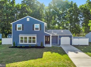 123 Thornwood Dr, Marlton, NJ 08053