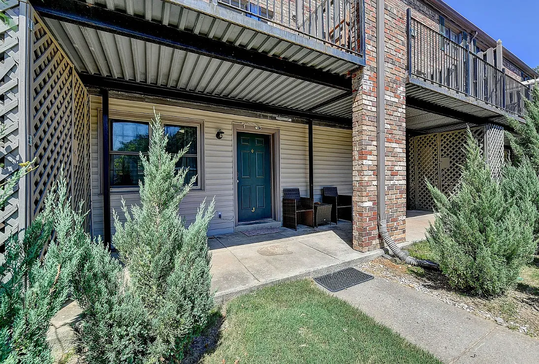 1 bed, 300 sqft, $1,000 — Photo 1