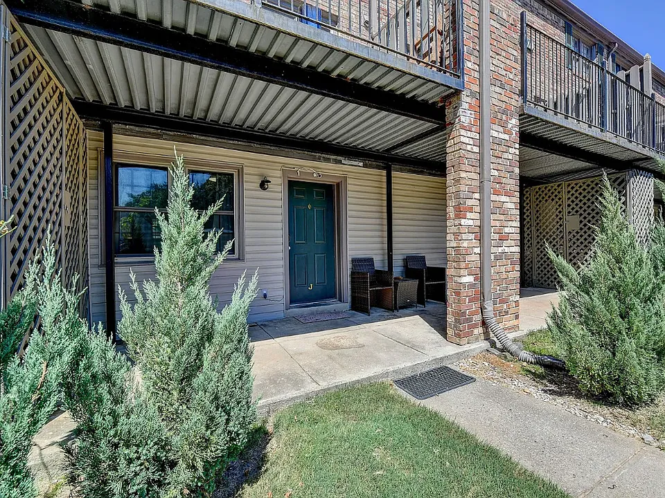 3071 Colonial Way #J