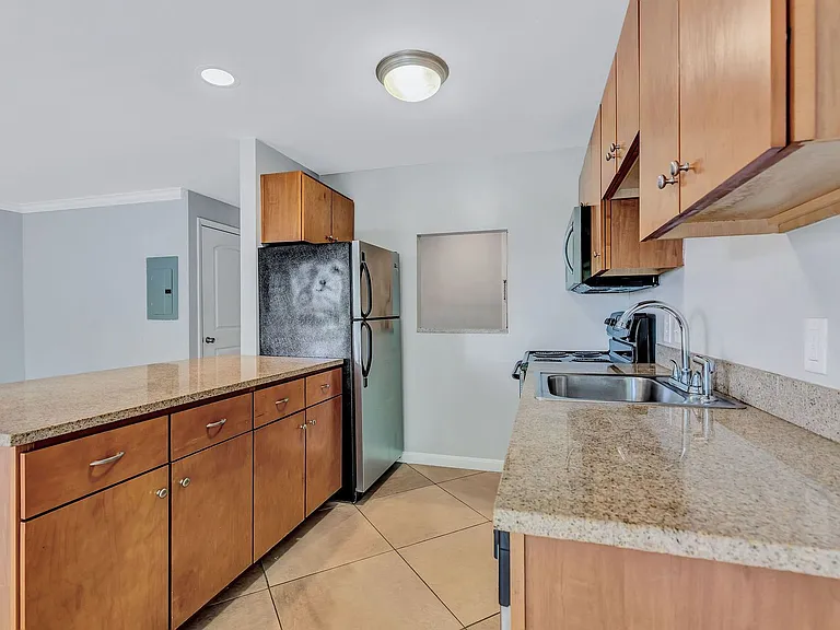 3600 Linwood Ave #203 — Photo 5