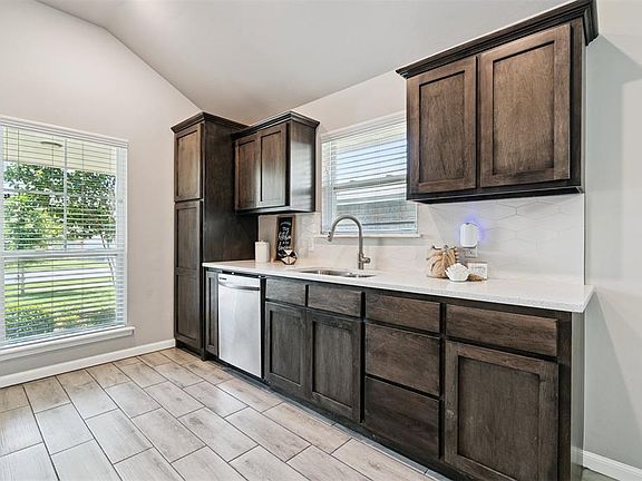 5th image of 1125 Osprey Dr