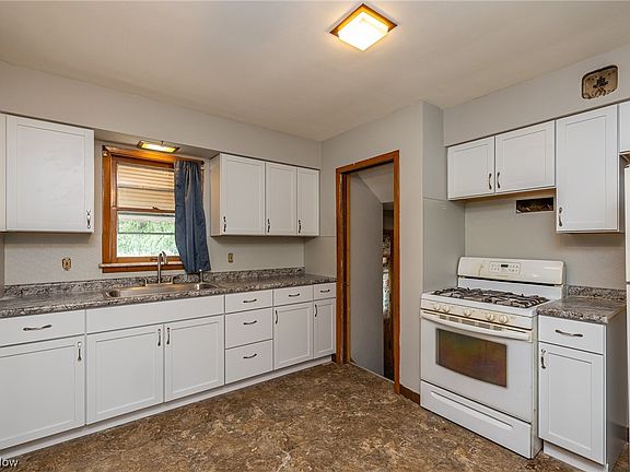 5th image of 12313 Oakview Blvd