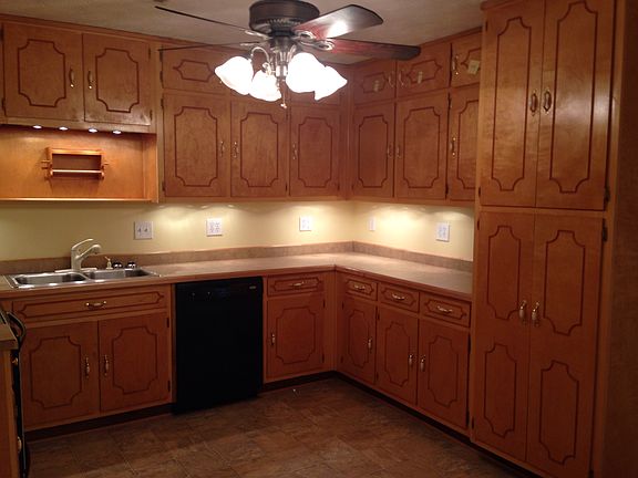 lots of cabinets/counters