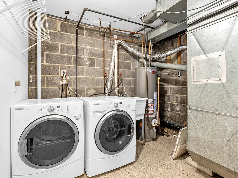 38 Park St #4D — Photo 12