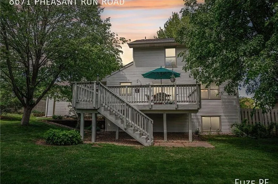 Quiet Oasis in Woodbury: 4-Bed, 3-Bath Home with Pond Views — Photo 2