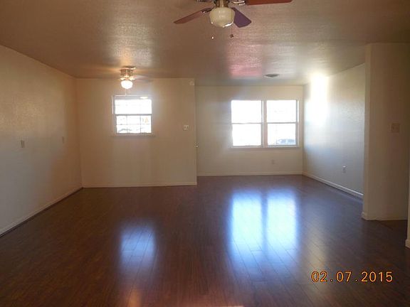 4th image of 609 W Avenue A