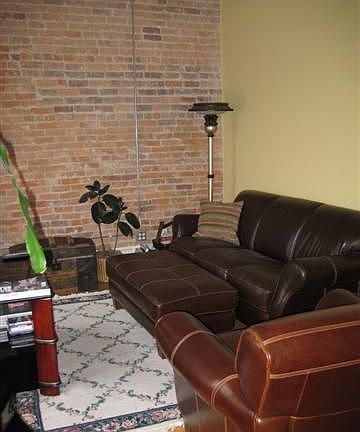 206 W. Michigan 3H Living Room